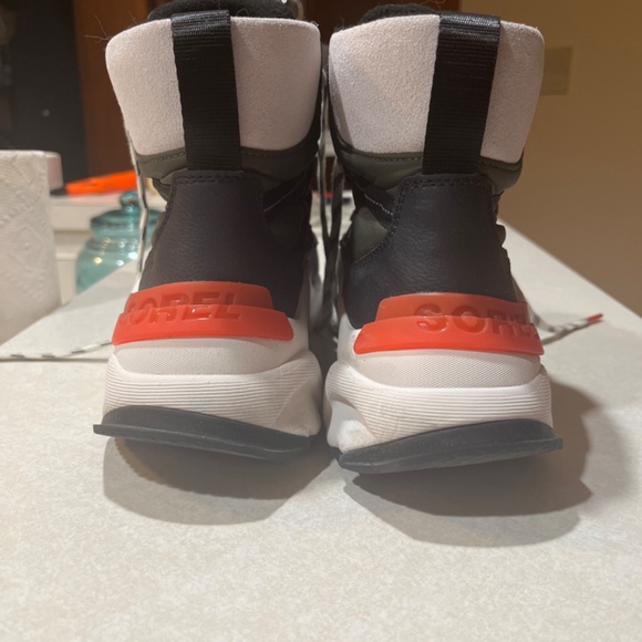 Sorel Boots - Picture 3 of 4